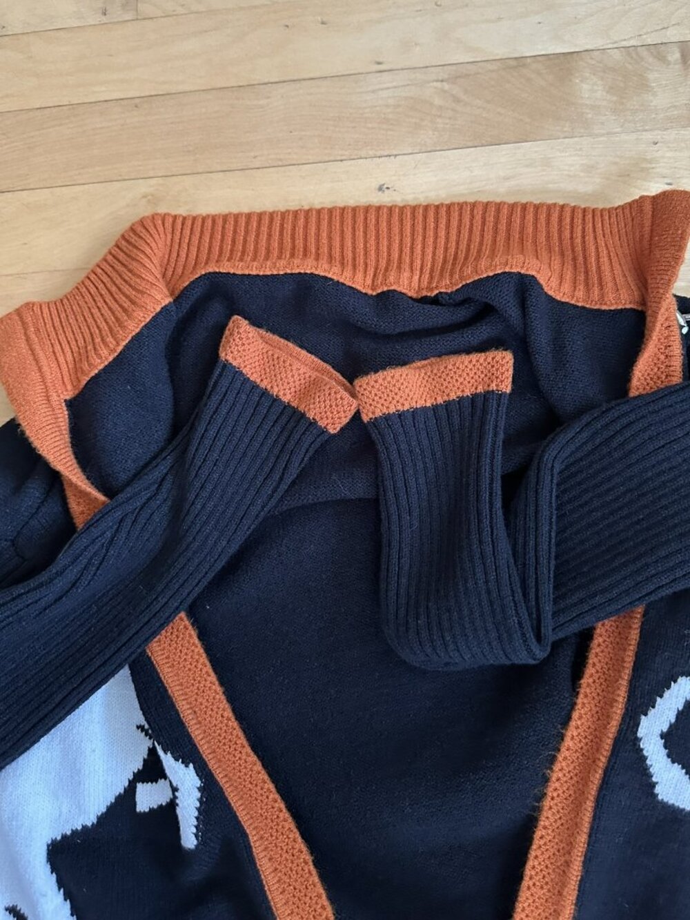 Horse Design Cardigan Sweater Black, White, Burnt Orange Women's Size Medium - Picture 10 of 14